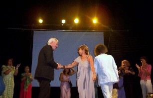 Marino Fiasella premia Lella Costa